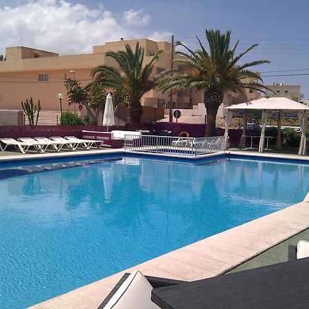 Apartamentos Alba Sant Antoni de Portmany Екстериор снимка