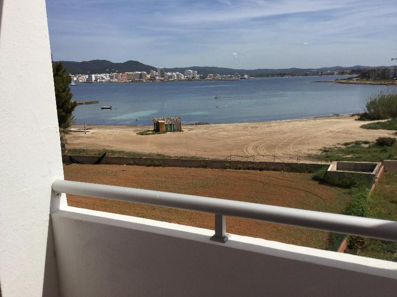 Apartamentos Alba Sant Antoni de Portmany Екстериор снимка