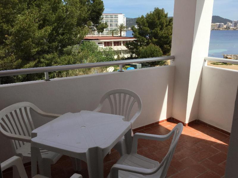 Apartamentos Alba Sant Antoni de Portmany Екстериор снимка
