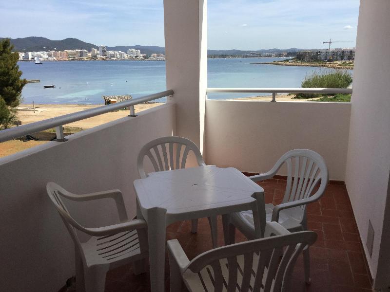 Apartamentos Alba Sant Antoni de Portmany Екстериор снимка