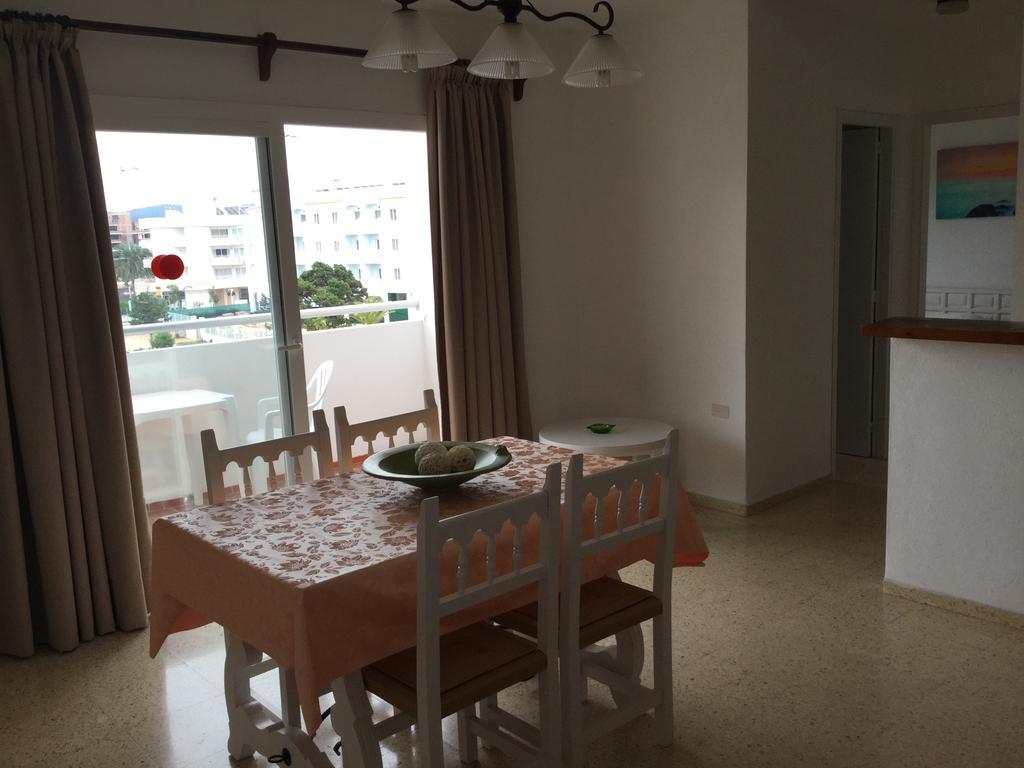 Apartamentos Alba Sant Antoni de Portmany Екстериор снимка