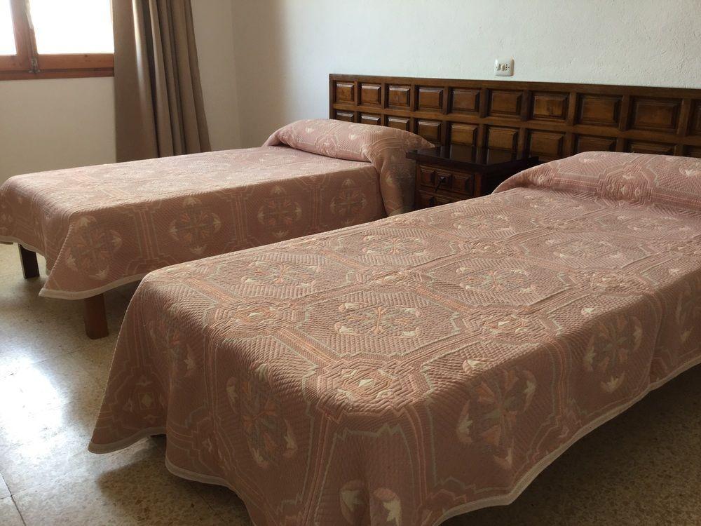 Apartamentos Alba Sant Antoni de Portmany Екстериор снимка
