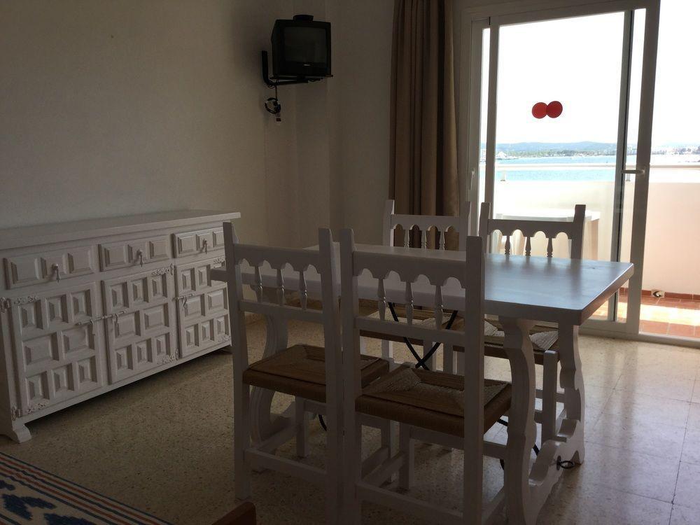 Apartamentos Alba Sant Antoni de Portmany Екстериор снимка