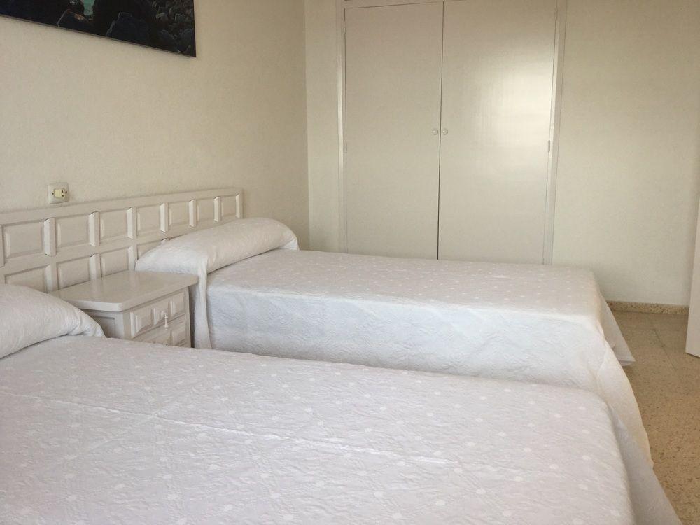 Apartamentos Alba Sant Antoni de Portmany Екстериор снимка