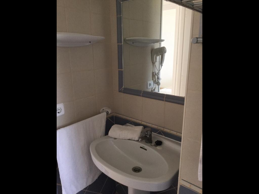 Apartamentos Alba Sant Antoni de Portmany Екстериор снимка