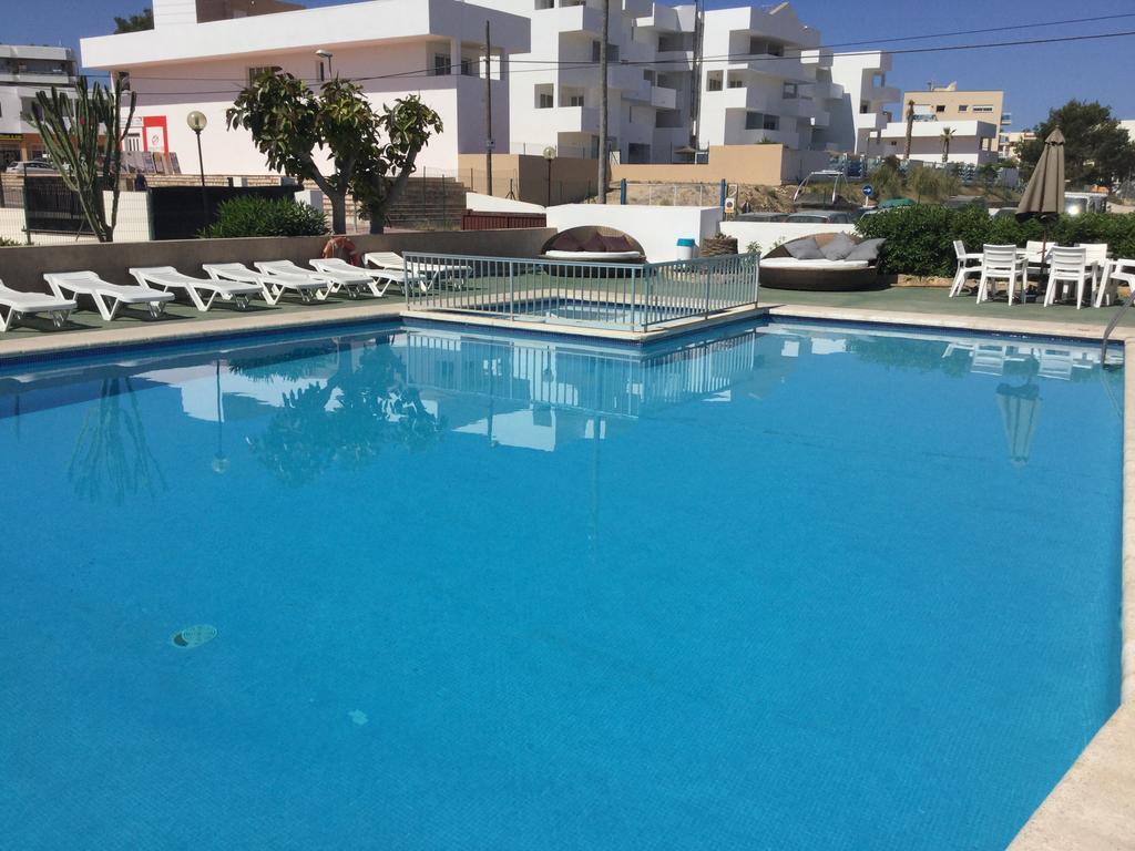 Apartamentos Alba Sant Antoni de Portmany Екстериор снимка