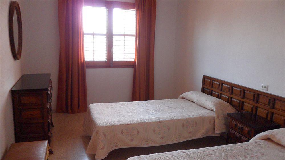 Apartamentos Alba Sant Antoni de Portmany Екстериор снимка