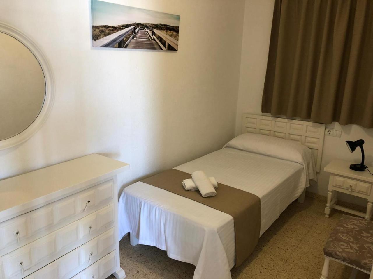 Apartamentos Alba Sant Antoni de Portmany Екстериор снимка