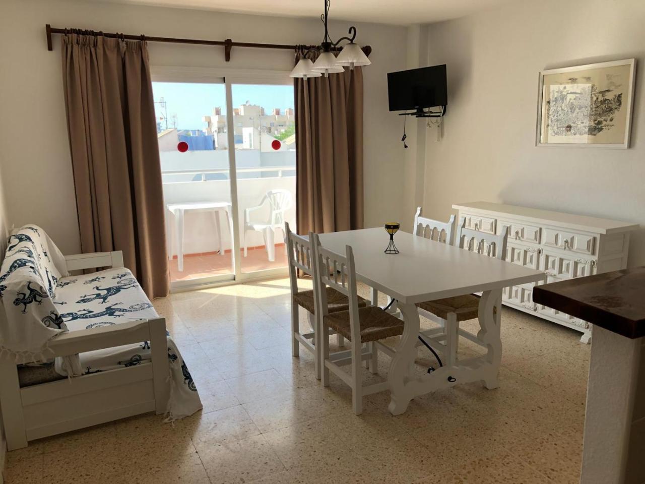 Apartamentos Alba Sant Antoni de Portmany Екстериор снимка