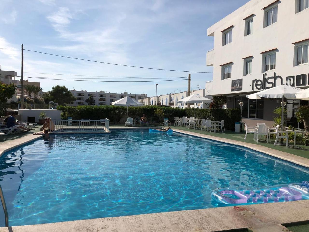 Apartamentos Alba Sant Antoni de Portmany Екстериор снимка