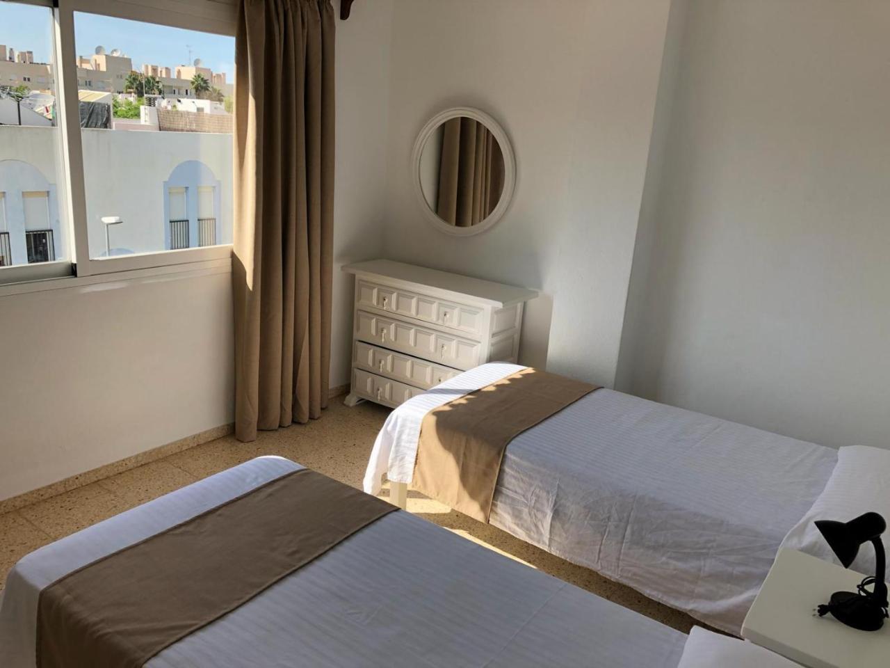 Apartamentos Alba Sant Antoni de Portmany Екстериор снимка